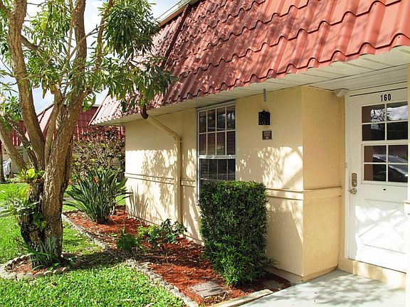 Front view of corner villa