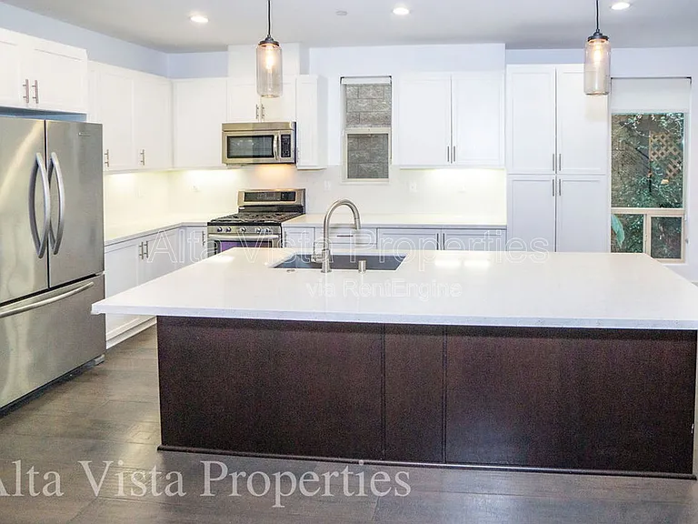 2549 Aperture Cir — Photo 6