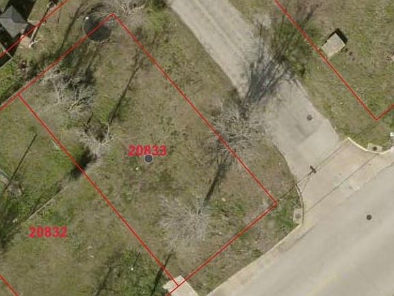 4th image of 1010 E Martin Luther King Jr St
