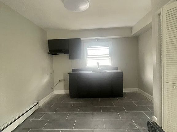 3rd image of 141 Liberty St #2R