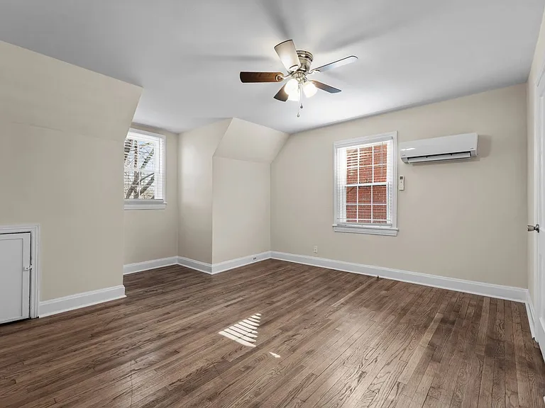 906 Clarendon St #A — Photo 9