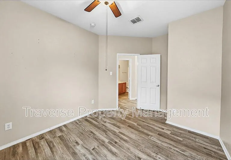 10001 Blue Bell Dr — Photo 15