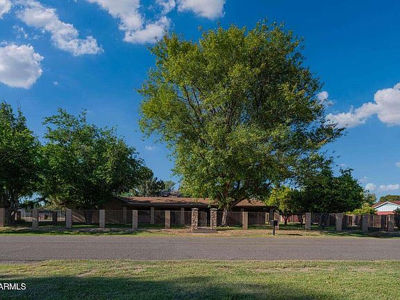 2nd image of 7216 W COUNTRY GABLES Drive