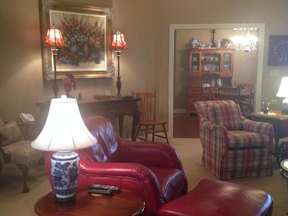 3rd image of 702 S Durant Ave