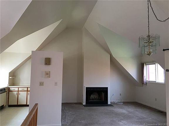 4th image of 28 Montoya Dr