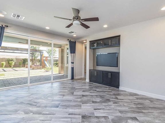 2nd image of 10327 W Pima St