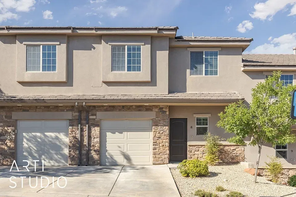 3 bed, 2.5 bath, 1387 sqft, $1,750 — Photo 1