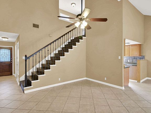 4th image of 408 Hillside Dr