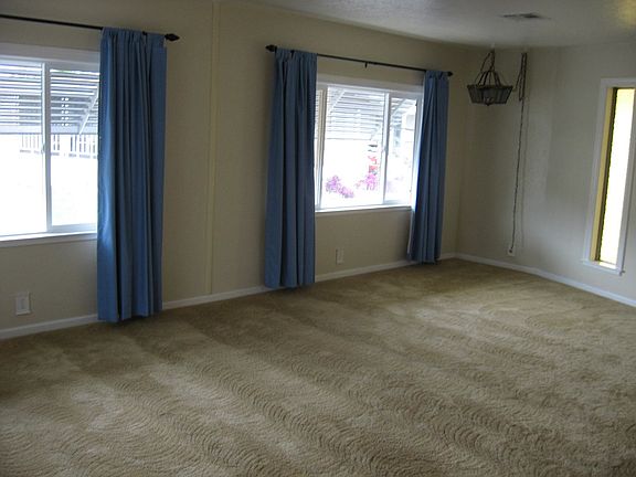 2nd image of 29036 Berkeley Rd