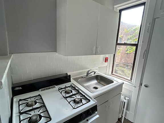 Kitchen stove & sink