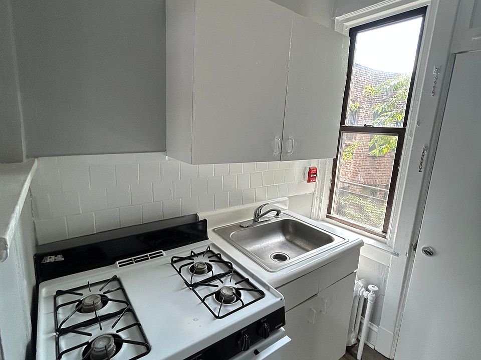 Kitchen stove & sink