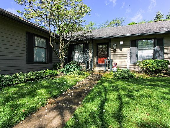 4th image of 25 Wellsley Dr