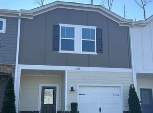 228 Brook Farm Ln, Fuquay Varina, NC 27526
