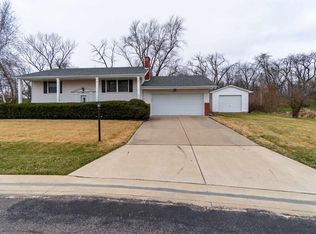 206 Gillman Ave, Washington, IL 61571