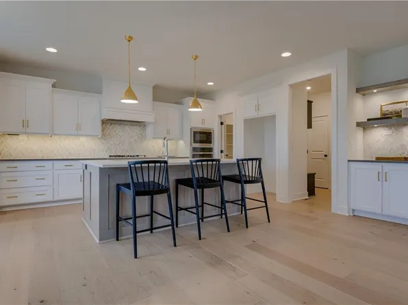 16114 W 166th Ct, Olathe, KS 66062