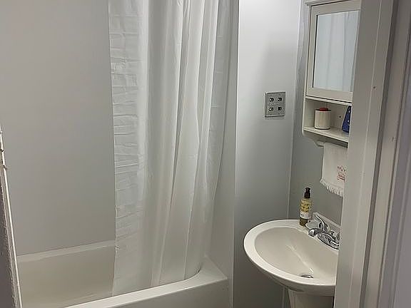 3rd image of 501 Ohio Ave