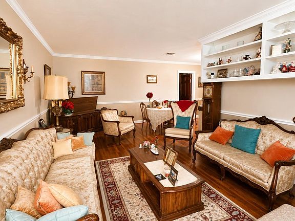 3rd image of 5130 Cortelyou Ln