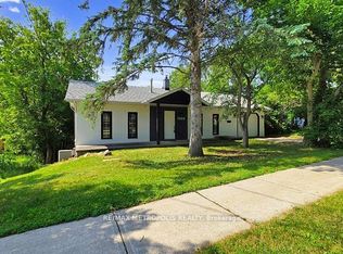 1000 Elgin St, Newmarket, ON L3Y3C1