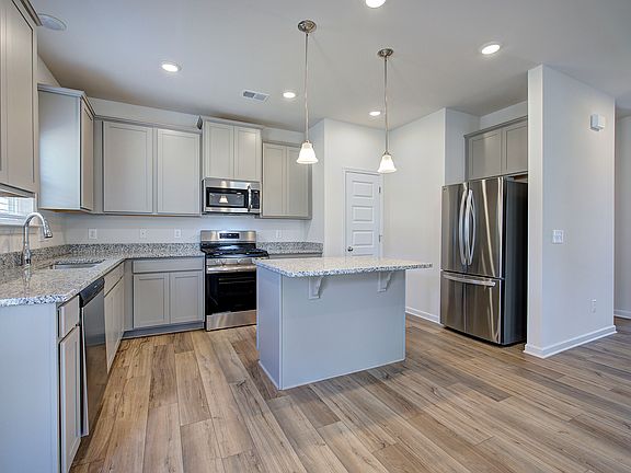 4th image of 509 Ozark Ln