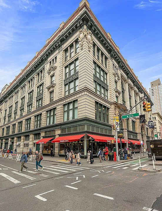 1st image of 156 W 20th St #4E