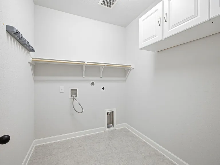 121 Wickersham — Photo 35