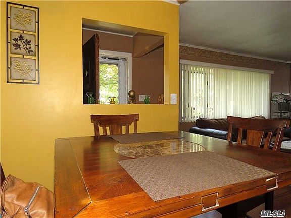 4th image of 40 Candido Ave