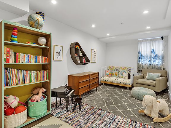 5th image of 39 Madison St #1B