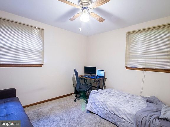 5th image of 733 Suzanne Dr