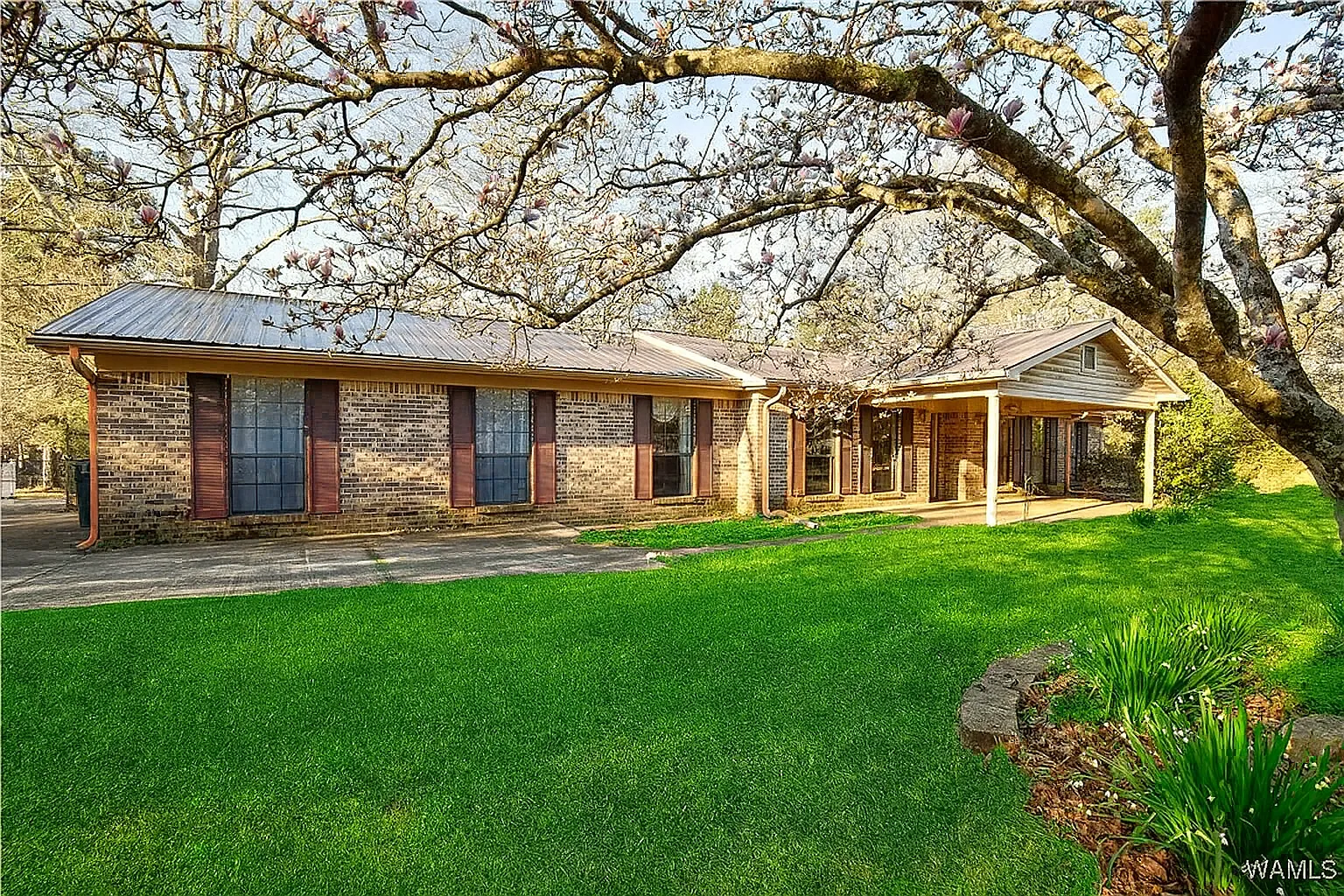 2612 Woodland Rd — Photo 1