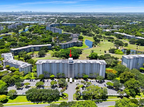 3510 Oaks Way #406, Pompano Beach, FL 33069
