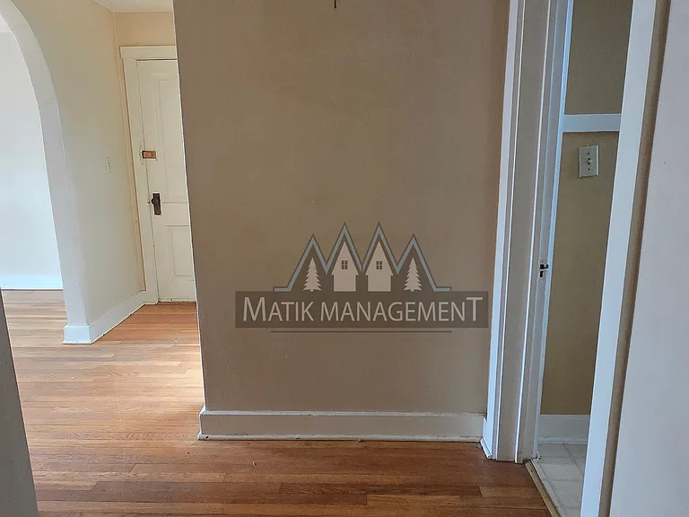 143 Main St W #1/2 — Photo 31