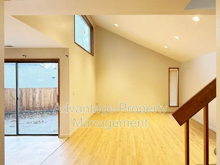 3275 NW Twinberry St #TWIN3275 — Photo 9