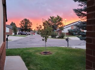 5420 Meadowbrook Dr, Cheyenne, WY 82009