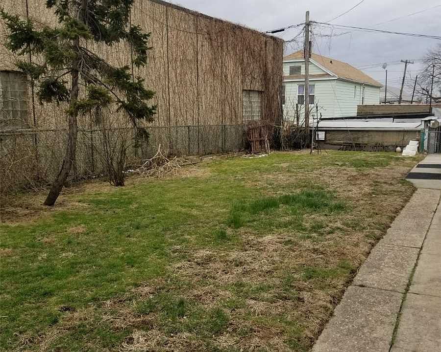 2nd image of 2306 College Point Blvd