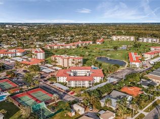 17 High Point Cir N APT 110, Naples, FL 34103