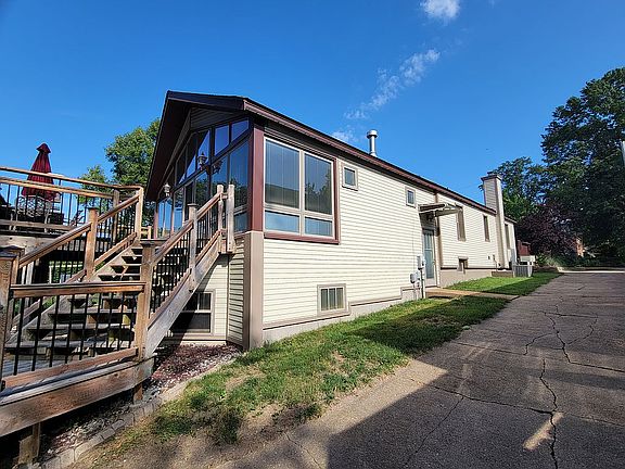 5th image of 8514 Genevieve Ave