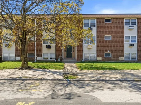 29 Woodbine St APT 11, Pawtucket, RI 02860