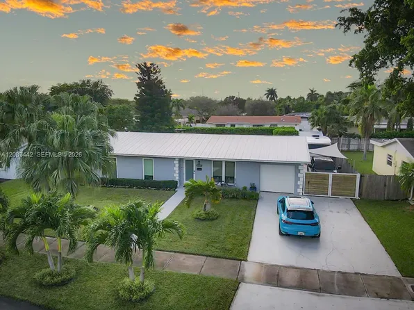 18124 SW 92nd Ct, Palmetto Bay, FL 33157