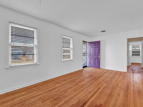 3rd image of 1338 Dearing Rd