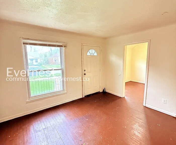 18659 Shaftsbury Ave — Photo 8