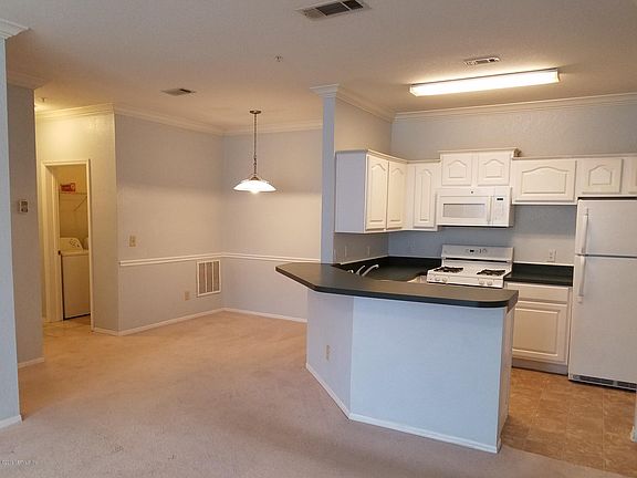 2nd image of 13810 N Sutton Park Dr #722