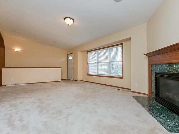 2nd image of 2560 Meadow View Dr