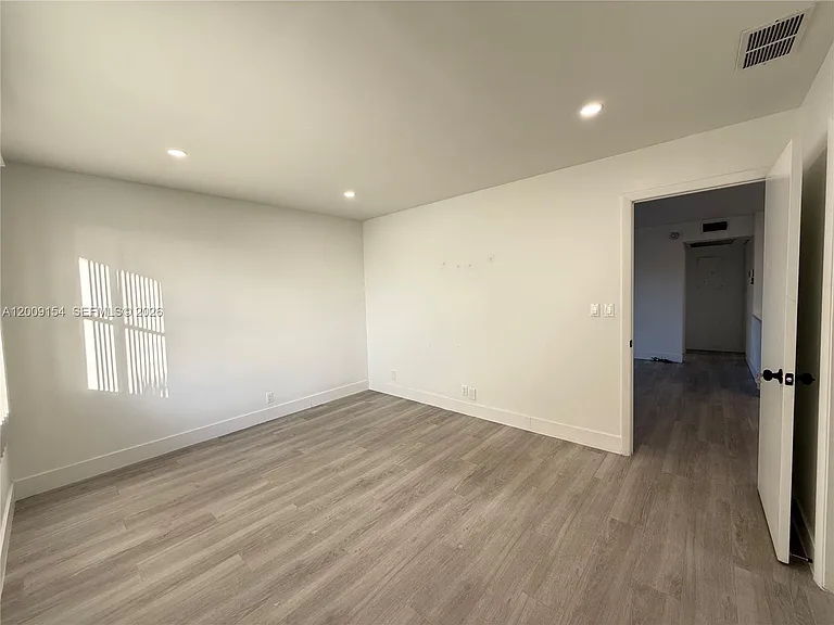 10016 Winding Lake Rd #202 — Photo 10