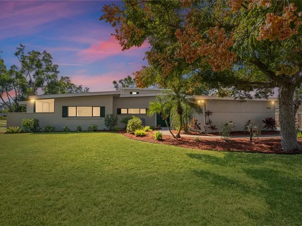 6916 Waverly St, Sarasota, FL 34243