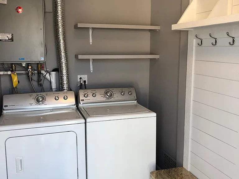 315 N School St — Photo 19