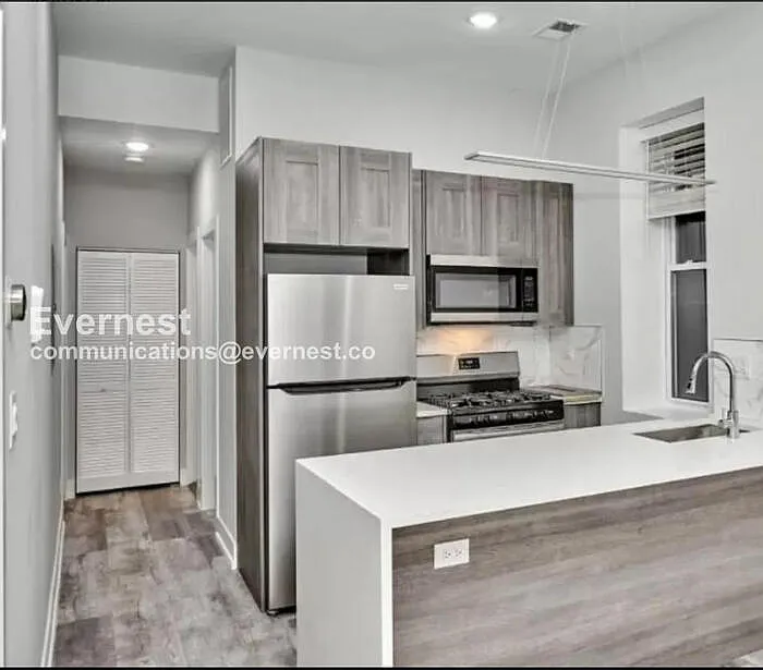 2 bed, 1.0 bath, 875 sqft, $1,850 — Photo 2