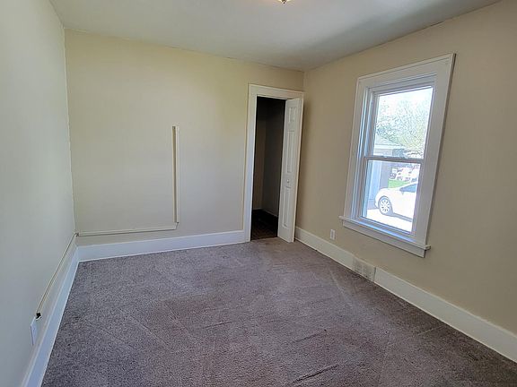 5th image of 3225 Ely Ave