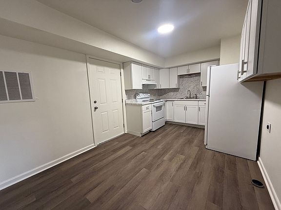 4th image of 1219 Cora Ln #5