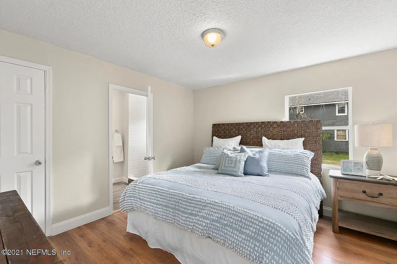 3 bed, 1294 sqft, $1,800 — Photo 3