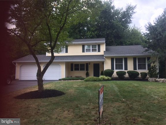 3rd image of 154 Oak Ln